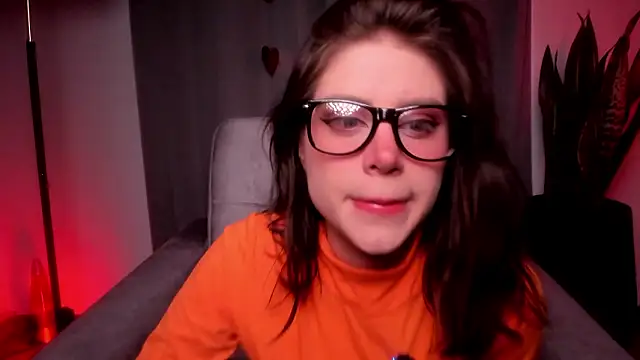 Snapshot of HazelKush chatting on February 10, 2026, 10:53 pm HazelKush online show from February 10, 2026, 10:53 pm