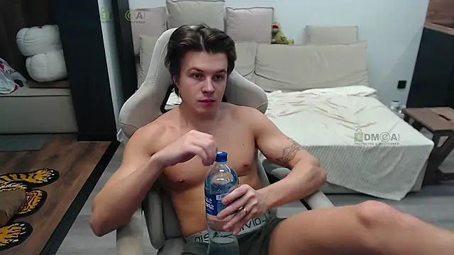 Snapshot of Sunny-Girl1 chatting on December 4, 2025, 8:24 am Sunny-Girl1 online show from December 4, 2025, 8:24 am