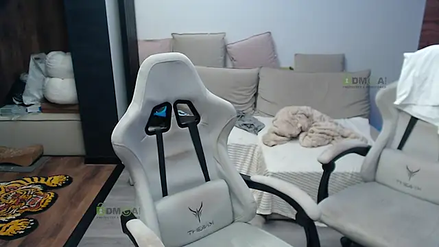 Sunny-Girl1 online show from January 10, 2026, 7:47 am