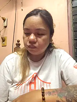 ambersmile online show from November 5, 2025, 7:39 pm