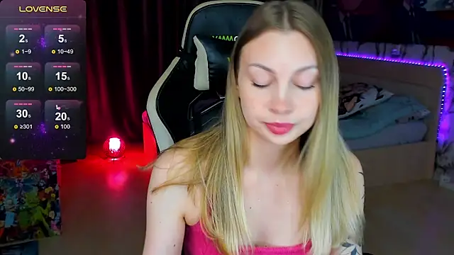 BiMolly online show from October 28, 2025, 12:22 am