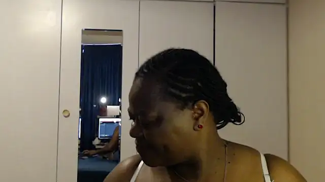 MatureBoobsDiva online show from November 1, 2025, 2:44 pm