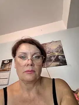  lady red  online show from September 14, 2025, 5:46 pm