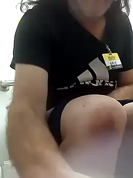 Valarie83 online show from April 27, 2026, 9:57 pm