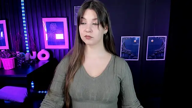 Snapshot of ElizaMild chatting on December 4, 2025, 1:21 pm ElizaMild online show from December 4, 2025, 1:21 pm