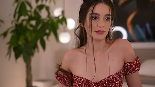 Snapshot of DoviaClaire chatting on October 26, 2025, 7:09 am DoviaClaire online show from October 26, 2025, 7:09 am