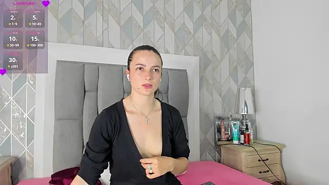 Princsgirl  online show from February 27, 2026, 7:35 pm