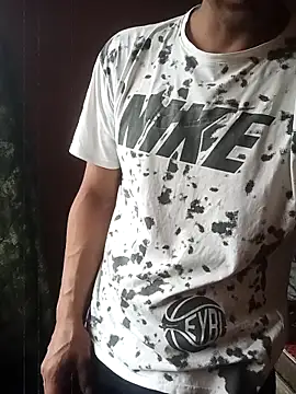 Snapshot of Sirius_5 chatting on October 22, 2025, 9:35 pm Sirius 5 online show from October 22, 2025, 9:35 pm