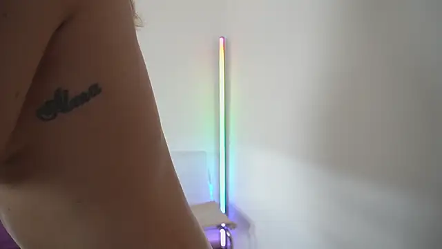 Snapshot of new_dee chatting on November 1, 2025, 4:08 am new dee online show from November 1, 2025, 4:08 am