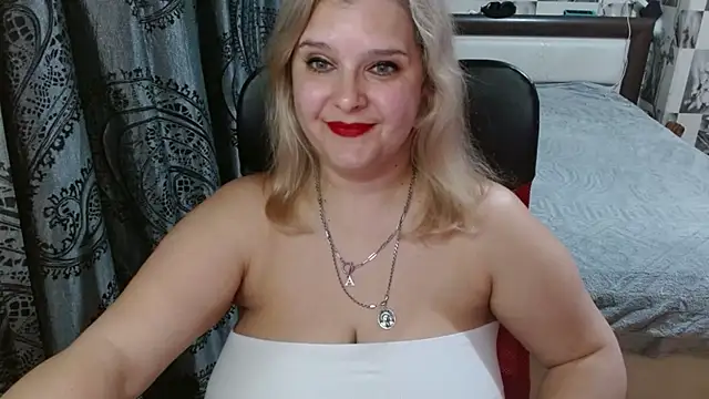 Snapshot of Boolochka chatting on April 22, 2026, 7:42 pm Boolochka online show from April 22, 2026, 7:42 pm