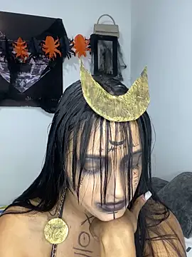 Shantal Lovee online show from October 31, 2025, 11:11 pm