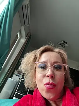 LuxuryNika online show from February 1, 2026, 2:04 pm