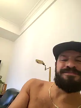 Snapshot of juanci_to chatting on October 19, 2025, 11:46 am juanci to online show from October 19, 2025, 11:46 am