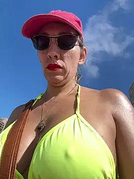 Snapshot of Gatitacarlita chatting on January 27, 2025, 11:43 am Gatitacarlita online show from January 27, 2025, 11:43 am