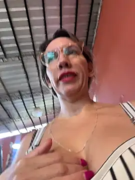 Gatitacarlita online show from March 12, 2026, 11:47 am