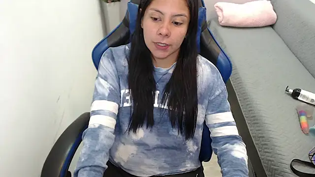 Snapshot of valevicious chatting on November 27, 2025, 3:23 pm valevicious online show from November 27, 2025, 3:23 pm