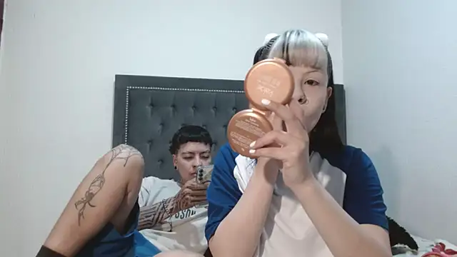 dulce maria x online show from April 18, 2026, 11:01 am