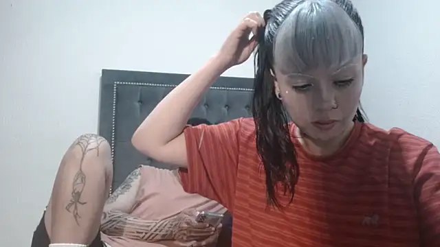 dulce maria x online show from April 4, 2026, 7:15 am