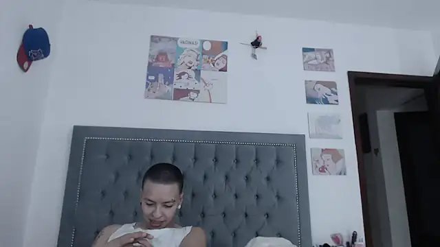 dulce maria x online show from March 16, 2025, 3:47 am