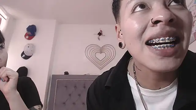 Snapshot of dulce_maria_x chatting on February 5, 2026, 7:10 pm dulce maria x online show from February 5, 2026, 7:10 pm