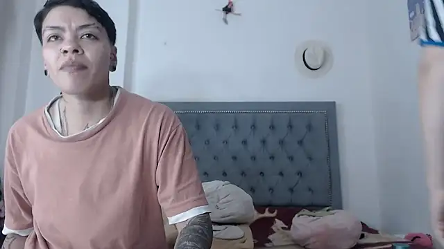 dulce maria x online show from October 5, 2025, 1:40 am