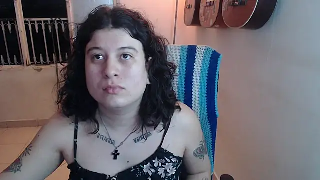 Snapshot of Smoke_trip_Alicia chatting on November 5, 2025, 3:20 am Smoke trip Alicia online show from November 5, 2025, 3:20 am