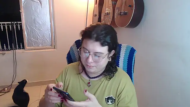 Snapshot of Smoke_trip_Alicia chatting on October 27, 2025, 4:13 am Smoke trip Alicia online show from October 27, 2025, 4:13 am