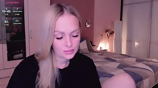 Snapshot of Libby_Nora chatting on October 15, 2025, 9:17 am Libby Nora online show from October 15, 2025, 9:17 am