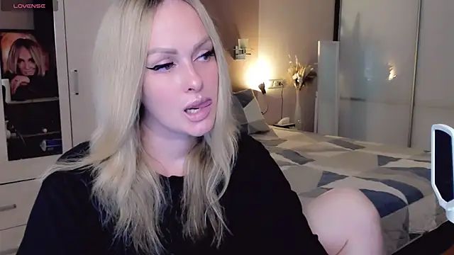 Snapshot of Libby_Nora chatting on October 22, 2025, 10:58 am Libby Nora online show from October 22, 2025, 10:58 am