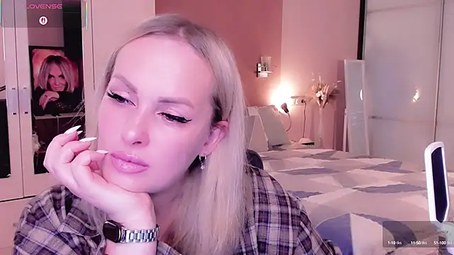 Snapshot of Libby_Nora chatting on October 4, 2025, 9:55 am Libby Nora online show from October 4, 2025, 9:55 am