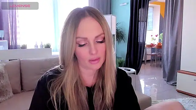 Snapshot of Libby_Nora chatting on March 22, 2025, 11:32 am Libby Nora online show from March 22, 2025, 11:32 am