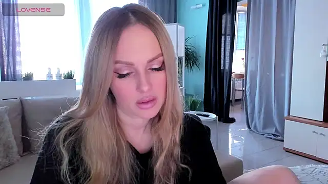 Snapshot of Libby_Nora chatting on March 23, 2025, 6:37 am Libby Nora online show from March 23, 2025, 6:37 am