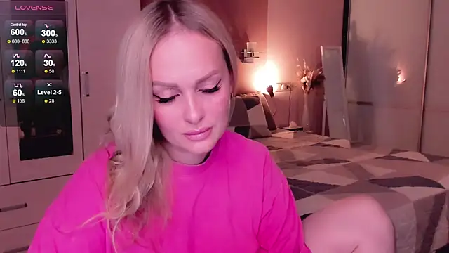 Snapshot of Libby_Nora chatting on October 11, 2025, 3:35 pm Libby Nora online show from October 11, 2025, 3:35 pm