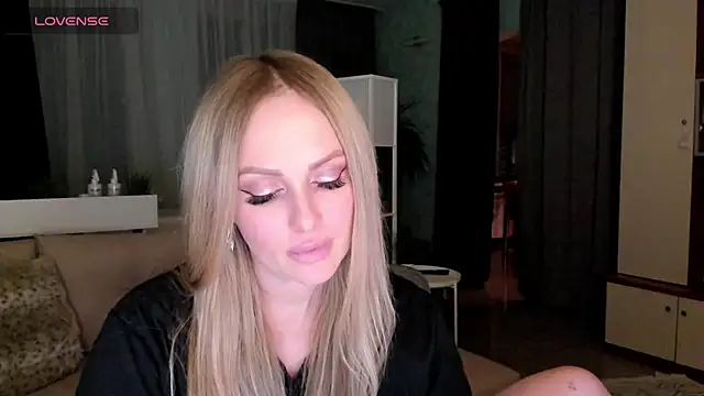 Snapshot of Libby_Nora chatting on March 6, 2025, 4:28 pm Libby Nora online show from March 6, 2025, 4:28 pm