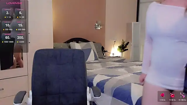 Snapshot of Libby_Nora chatting on December 15, 2025, 10:54 am Libby Nora online show from December 15, 2025, 10:54 am