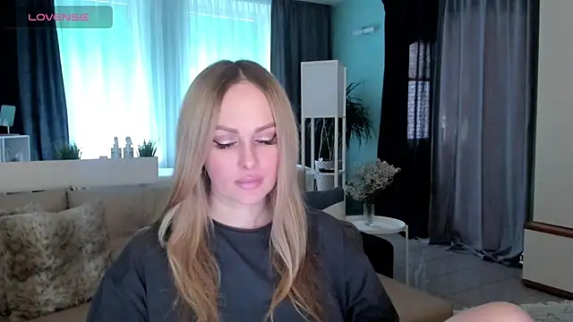 Snapshot of Libby_Nora chatting on February 18, 2025, 8:49 am Libby Nora online show from February 18, 2025, 8:49 am