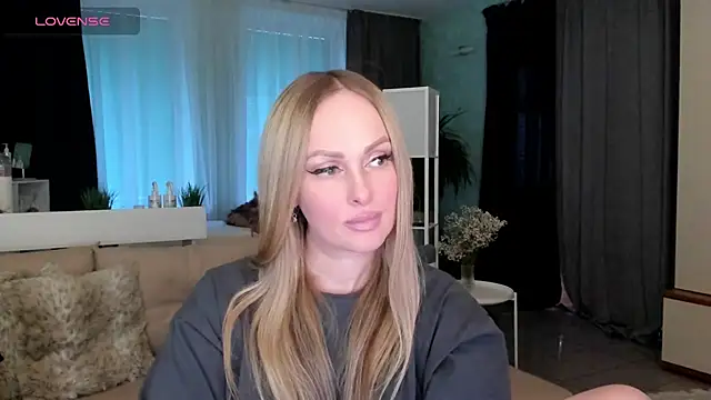 Snapshot of Libby_Nora chatting on February 18, 2025, 2:59 pm Libby Nora online show from February 18, 2025, 2:59 pm