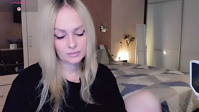 Snapshot of Libby_Nora chatting on November 2, 2025, 9:36 am Libby Nora online show from November 2, 2025, 9:36 am