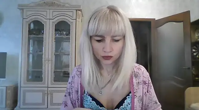 Snapshot of BarbaraKim chatting on March 20, 2025, 8:42 am BarbaraKim online show from March 20, 2025, 8:42 am