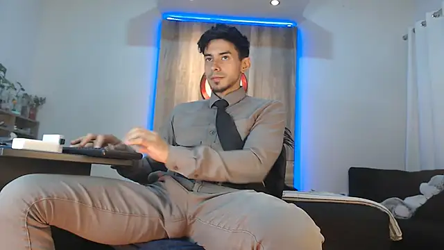 Snapshot of Andrew_4_ chatting on November 17, 2025, 2:26 am Andrew 4 online show from November 17, 2025, 2:26 am