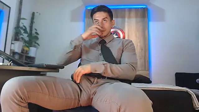 Andrew 4  online show from March 6, 2026, 1:22 am