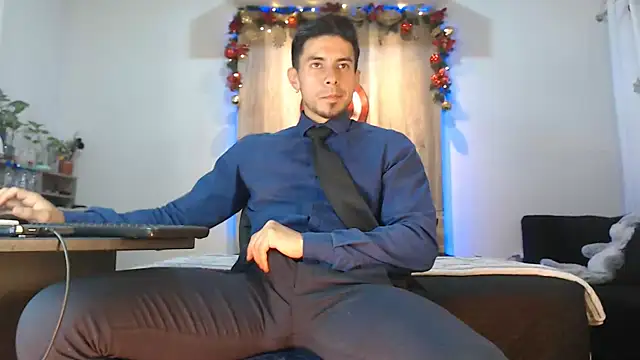 Snapshot of Andrew_4_ chatting on December 14, 2025, 6:19 am Andrew 4 online show from December 14, 2025, 6:19 am