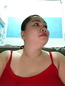 Snapshot of XXLorie_02 chatting on June 11, 2026, 12:32 am XXLorie 02 online show from June 11, 2026, 12:32 am