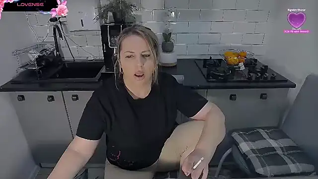 erikaerika online show from December 16, 2025, 7:45 am