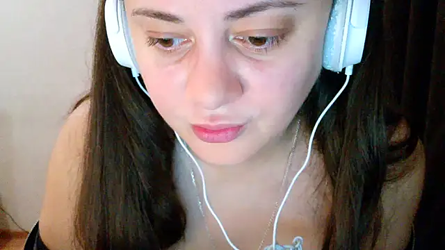 Snapshot of ShrimaMalati chatting on November 18, 2025, 9:23 am ShrimaMalati online show from November 18, 2025, 9:23 am