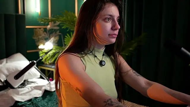 Snapshot of Eille_Elfie chatting on December 1, 2025, 5:19 am Eille Elfie online show from December 1, 2025, 5:19 am