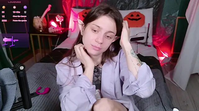 Snapshot of Eille_Elfie chatting on October 27, 2025, 6:14 am Eille Elfie online show from October 27, 2025, 6:14 am