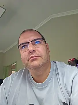 Andrew1900529 online show from September 19, 2025, 7:01 am