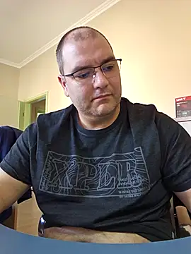 Andrew1900529 online show from February 25, 2025, 12:05 pm