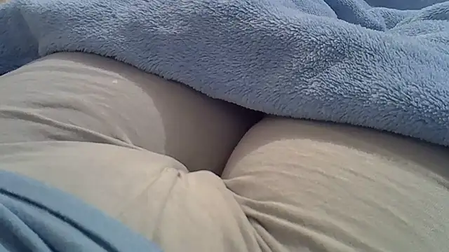 Snapshot of perescam chatting on September 26, 2025, 2:13 pm perescam online show from September 26, 2025, 2:13 pm